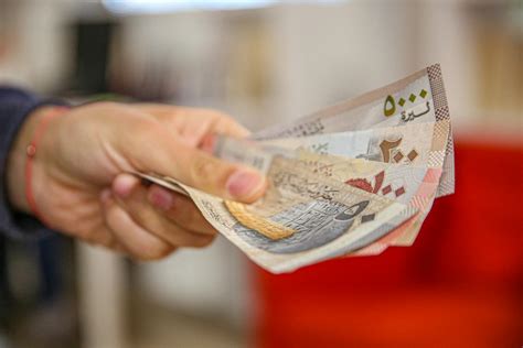 why is the kuwaiti dinar so strong|what country uses kuwaiti dinar.